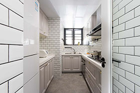 白色瓷砖条墙厨房装修效果图